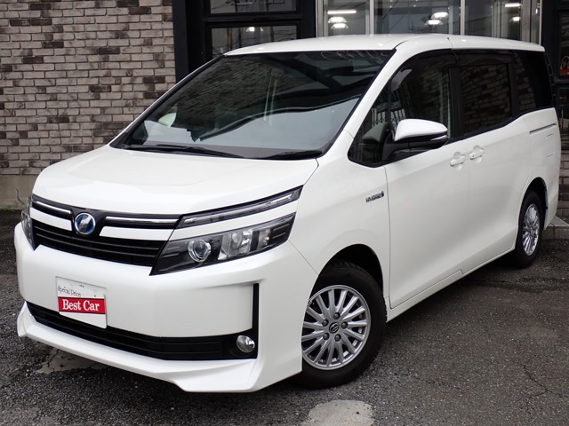 ヴォクシー 入庫致しました！！お車のご質問・お問合せ等お気軽にお電話下さい。
