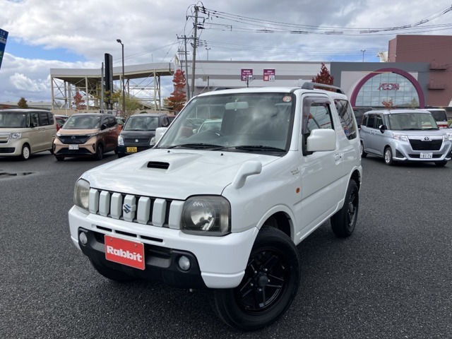 この度は当店の在庫車両をご覧いただき、ありがとうございます。お車の装備、その他サービスに関しましては、画像下の説明文をご覧ください♪