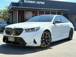 BMW M5 4.4 4WD アダプティブLED　カーボンファイバルーフ