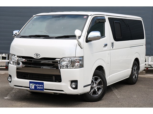 R2年式ハイエースベースケイワークス製オーロラクタークルーズ4WD入庫です。車輛寸法・長さ・469・幅・159・高さ・197cm☆