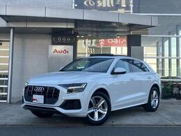 アウディ Q8 55 TFSI クワトロ ラグジュアリー 4WD マトリクスヘッドライト　サンルーフ
