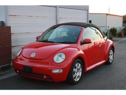 フォルクスワーゲン ニュービートルカブリオレ プラス 6速オートマテイプトロニック黒革シートヒ