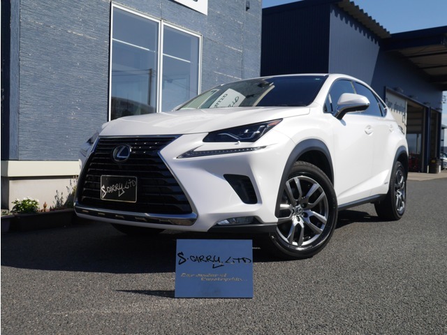 レクサス　NX　300h　バージョンL　4WD！入庫しました！