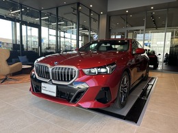 BMW 5シリーズ 523d xドライブ Mスポーツ ディーゼルターボ 4WD ワンオーナー　禁煙車　認定中古車保証2年