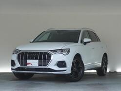R4　アウディ　アウディ　Q3