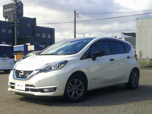 ご覧いただきありがとうございます。三河日産自動車株式会社　岡崎宇頭店　です。お見積り/在庫確認は〈0078-6002-130667〉までお問い合わせください♪