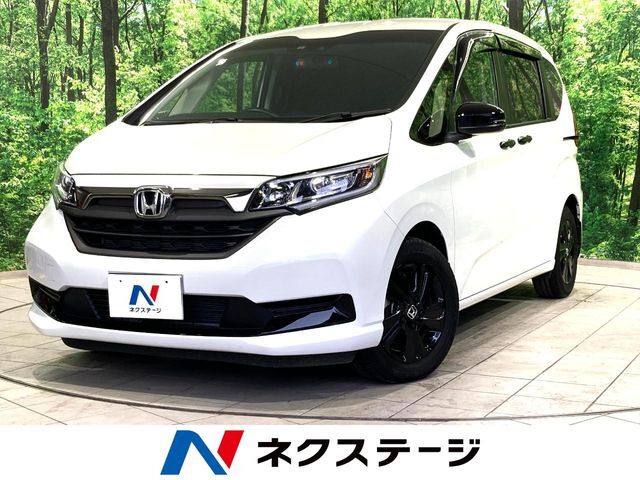 純正9型ナビ　バックカメラ　衝突被害軽減システム　禁煙車