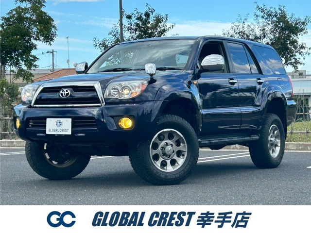 H19年式ハイラックスサーフ入庫致しました。国内での需要が高く、高品質の国産車両を中心に価格帯を極力抑えてご提供させて頂いております。当社では自社保証をご用意していますので、遠方のお客様もご安心ください