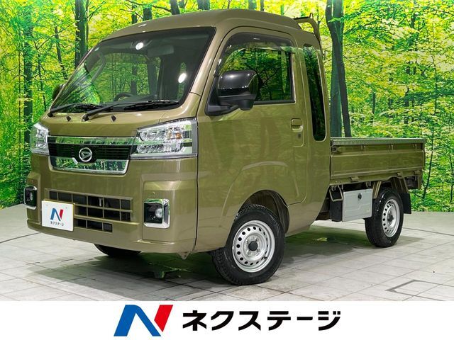 4WD　純正ディスプレイオーディオ　バックカメラ　衝突被害軽減システム