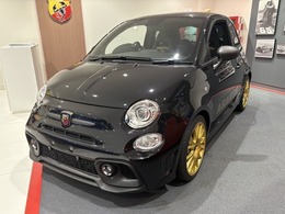 アバルト 695セッタンタチンクエ アニヴェルサーリオ 1.4 登録済未使用車