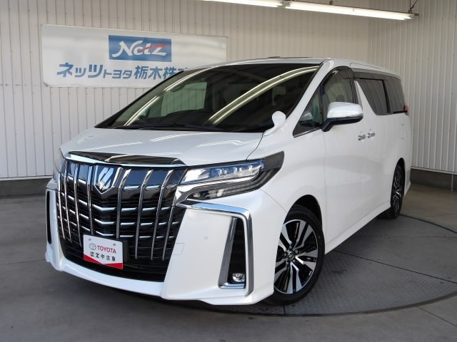 トヨタセーフティセンス搭載！多彩な安全装備と迫力あるスタイリング、大きく使える室内が好評のフラッグシップミニバン！長距離ドライブも快適に過ごせるオットマンやシートヒーター、後席モニター等が嬉しい1台！