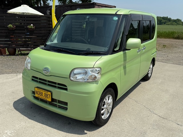 ☆2013年式・ダイハツ・タント☆AT4WD☆入庫しました！スマートキー・片側電動スライド・アイドリングストップ・ナビ＆TV・ETC装備しております！車検新規2年！総距離が多いですがとても綺麗なお車です！