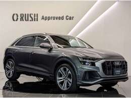 アウディ Q8 55 TFSI クワトロ デビューパッケージ Sライン 4WD コンフォートアシスタンスP　Pサンルーフ