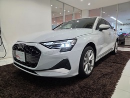 アウディ A3スポーツバック 30 TFSI アドバンスト 新車保証継承　最新現行型　MMI