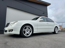 メルセデス・ベンツ Eクラス E300 AMG18インチアルミ　屋内保管記録簿付