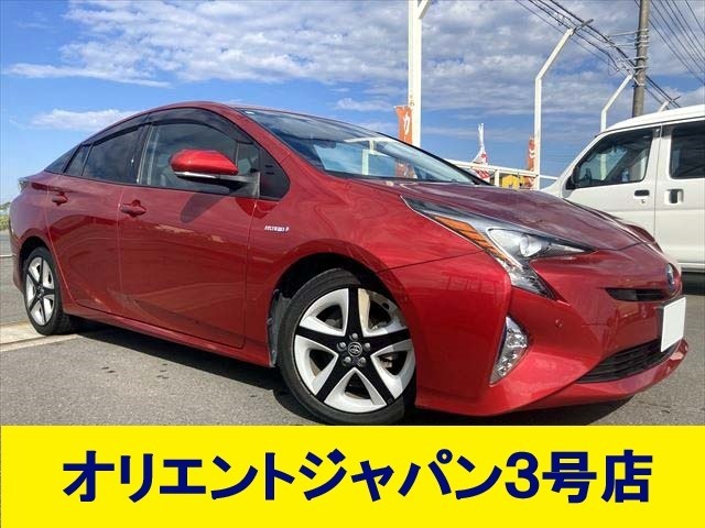 走行距離8.5万キロのプリウス1.8Aツーリングセレクションになります！！