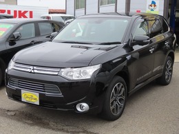三菱 アウトランダーPHEV 2.0 G ナビパッケージ 4WD バックカメラ　追従型クルコン　TVナビ