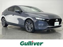 R4　マツダ　MAZDA3　ファストバック