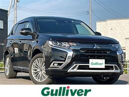 三菱 アウトランダーPHEV 2.4 G プラスパッケージ 4WD ・サンルーフ・ハーフレザーシート・ブライ