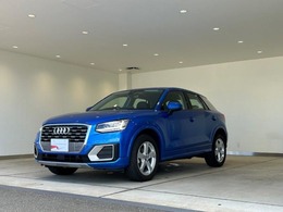 アウディ Q2 30 TFSI スポーツ 正規ディーラー認定中古車　ワンオーナー