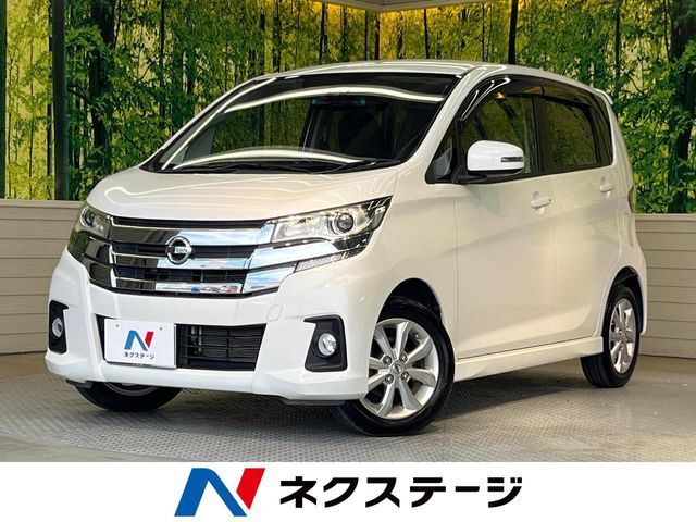 純正SDナビ　バックカメラ　衝突被害軽減システム　禁煙車　ドラレコ