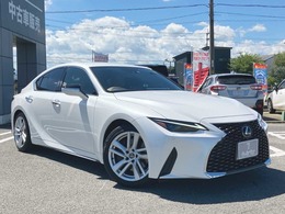 レクサス IS 300h ワンオーナー/レザーシート/純正ナビ/Bluet