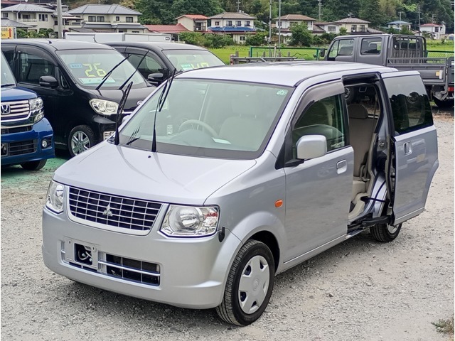どこの中古車屋・整備工場に行っても見かけるekワゴンさんです！