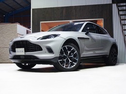 アストンマーティン DBX 4.0 4WD 1オーナー　グロスブラックPKG(上・下部)