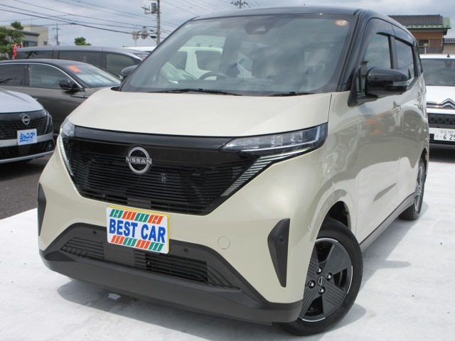 7年式！走行2千キロ台！車検もたっぷり！きれいなベージュとブラックルーフのツートンカラー！充電ケーブル付き！