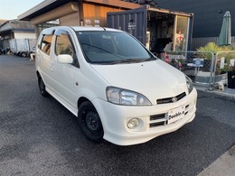 ダイハツ YRV 1.3 L 5速マニュアル