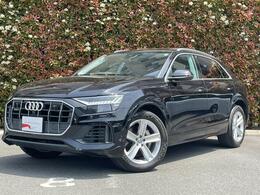 アウディ Q8 55 TFSI クワトロ デビューパッケージ ラグジュアリー 4WD パノラマサンルーフ　認定中古車