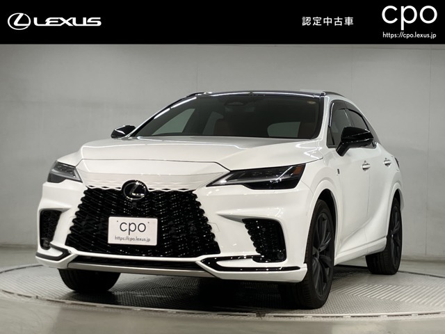 見る人を一目で虜にする魅力なレクサスは、あなたを未知の歓びへと旅立たせます。