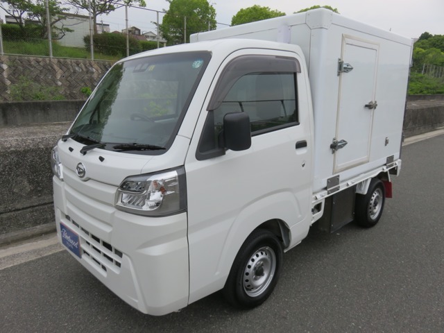 冷凍機メーカー指定工場にて点検修理済み。