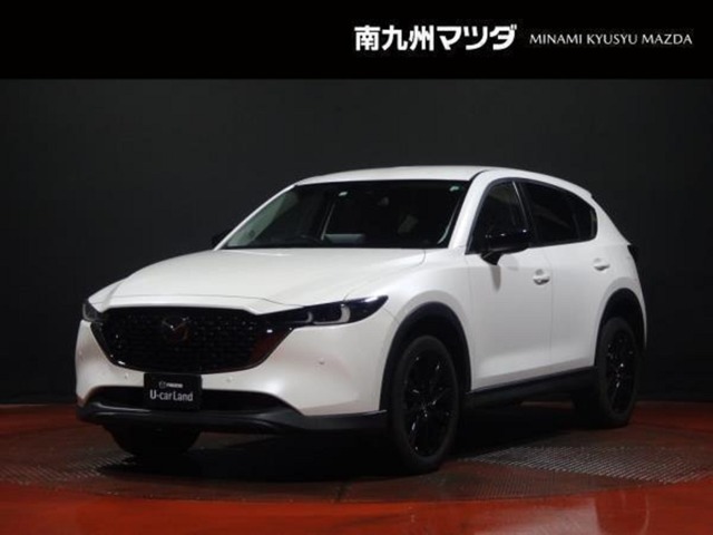 中古車専門再生工場にて熟練専任スタッフが丁寧に清掃、仕上げを実施しております。また、お客様に安心してご検討いただける様、公取協が定める基準に基づき車両検査を実施し、車両状態評価証を発行しております。