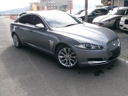 ジャガー XF 2.0 プレミアム ラグジュアリー 黒革シート　禁煙車