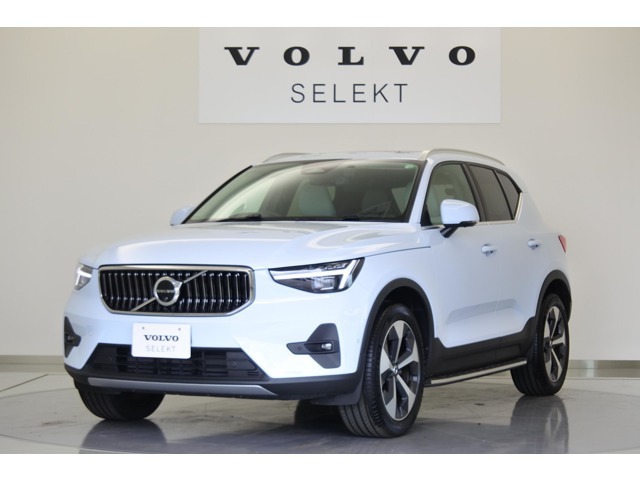 2025年モデル マイルドハイブリッド　XC40 Ultra B4 AWD　クラウドブルーメタリック/ブロンドレザーシート　デジタルルームミラー　ドラレコ　ランニングボード付