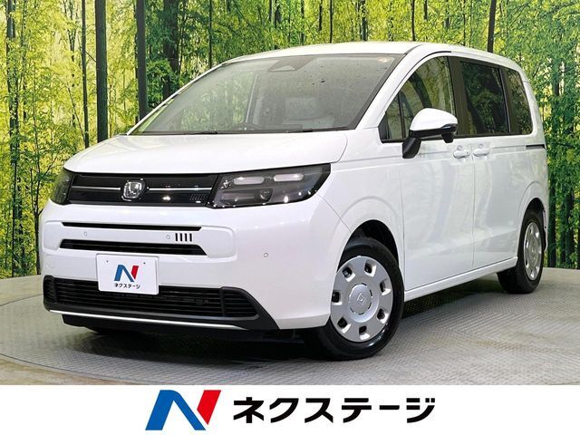 登録済未使用車　純正8型ディスプレイオーディオ　バックカメラ