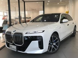 BMW i7 eドライブ50 Mスポーツ 弊社デモカー　セレクトパッケージ　リヤ・