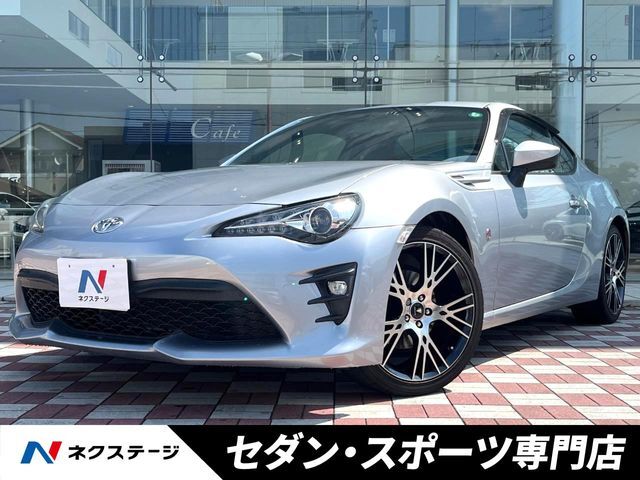 禁煙車　ハーフレザーシート　ドラレコ　スマートキー　LEDヘッド　ETC
