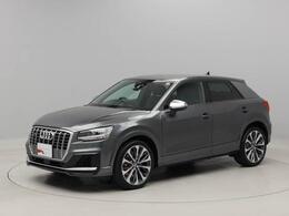 アウディ SQ2 2.0 4WD 黒ハーフ革シート　19インチアルミ　ナビ