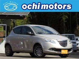 クライスラー イプシロン プラチナ 禁煙・ナビ・バックカメラ　タイヤ新品