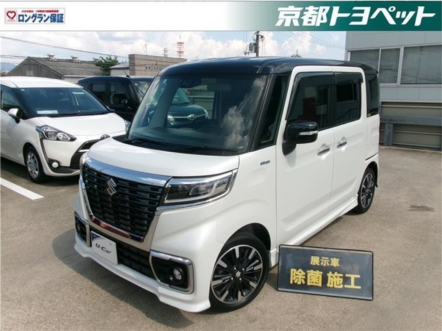 こちらの車両はご成約後に当社指定の新品タイヤ4本に交換いたします。　ブラック/パールホワイトツートンのスペーシアカスタムハイブリッド入荷しました。