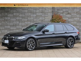 BMW 5シリーズツーリング 540i xドライブ Mスポーツ 4WD 後期型 黒革 純正19インチAW 新車保証付き