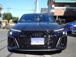 アウディ RS3セダン 2.5 4WD ブラックS・パノラミック・マトリックスLED