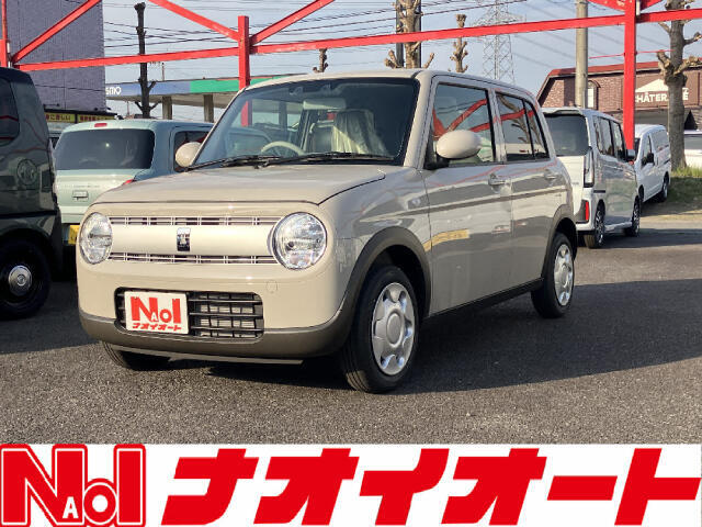 【当店のこだわり】入庫後のお車は選任スタッフによる細部清掃を実施しております。足回り、エンジンルーム、室内、室外を隅々まで綺麗にしております。展示車はピカピカです。全国配送も可能ですのでご相談下さい！