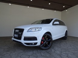 アウディ Q7 3.0 TFSI クワトロ Sラインパッケージ アダプティブエアサスペンション仕様 4WD 禁煙車/記録簿/本革/サンルーフ/オリジナル