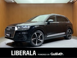 アウディ Q7 55 TFSI クワトロ  Sラインパッケージ4WD 7シーターPKG　パノラマSR　マトリクスLED