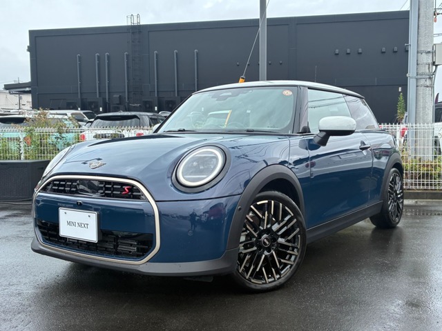 MINIクーパー3HBのSグレードが入庫しました。試乗車等で使っていた車両です。フェイバードトリム、Mパッケージ付きの車両です。