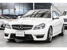 AMG Cクラスクーペ C63 左ハンドル SR 18インチチタニウムグレーAW