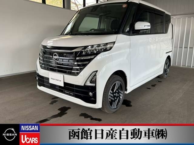 日産「ルークス」天井も高いので圧迫感を感じさせません。